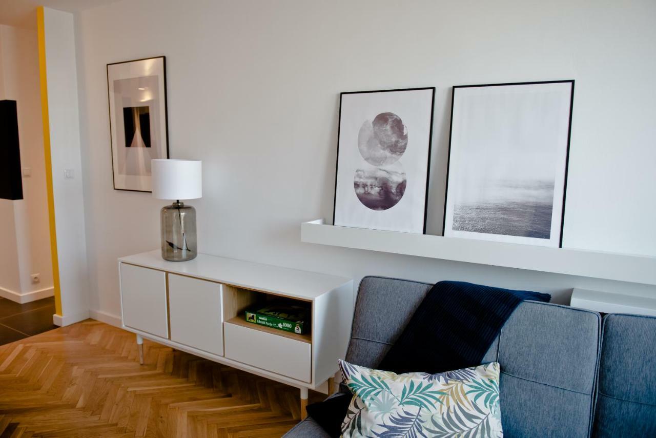 Апартаменты Apartament Chlodna Near To City Center Варшава Экстерьер фото